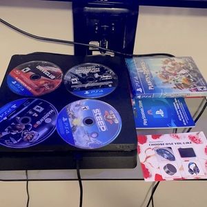 Ps4 bundle with headset 6 games, 4 ps gift cards:)